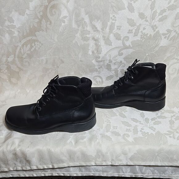 L.L. Bean Vintage Black Leather Grandma Lace up Boots - Picture 4 of 8